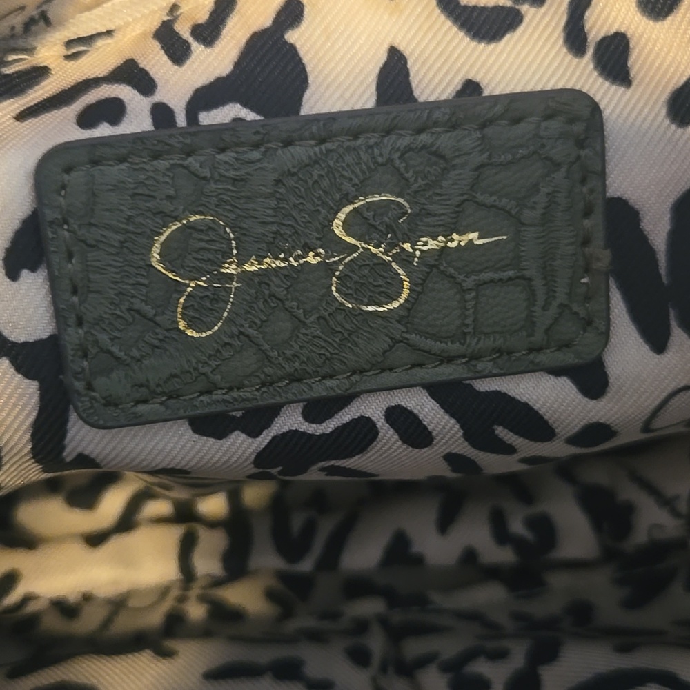 Jessica Simpson Olive Green Floral Embossed Crossbody Purse NWOT - Picture 6 of 6